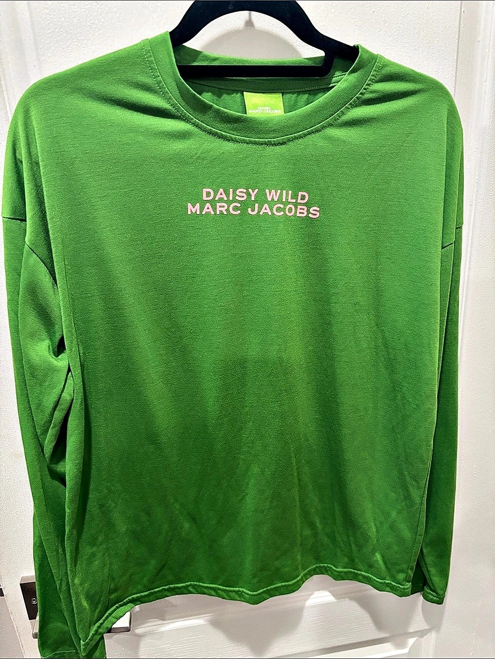 Marc Jacobs Daisy Wild Long Sleeve Graphic Top in Green & Pink